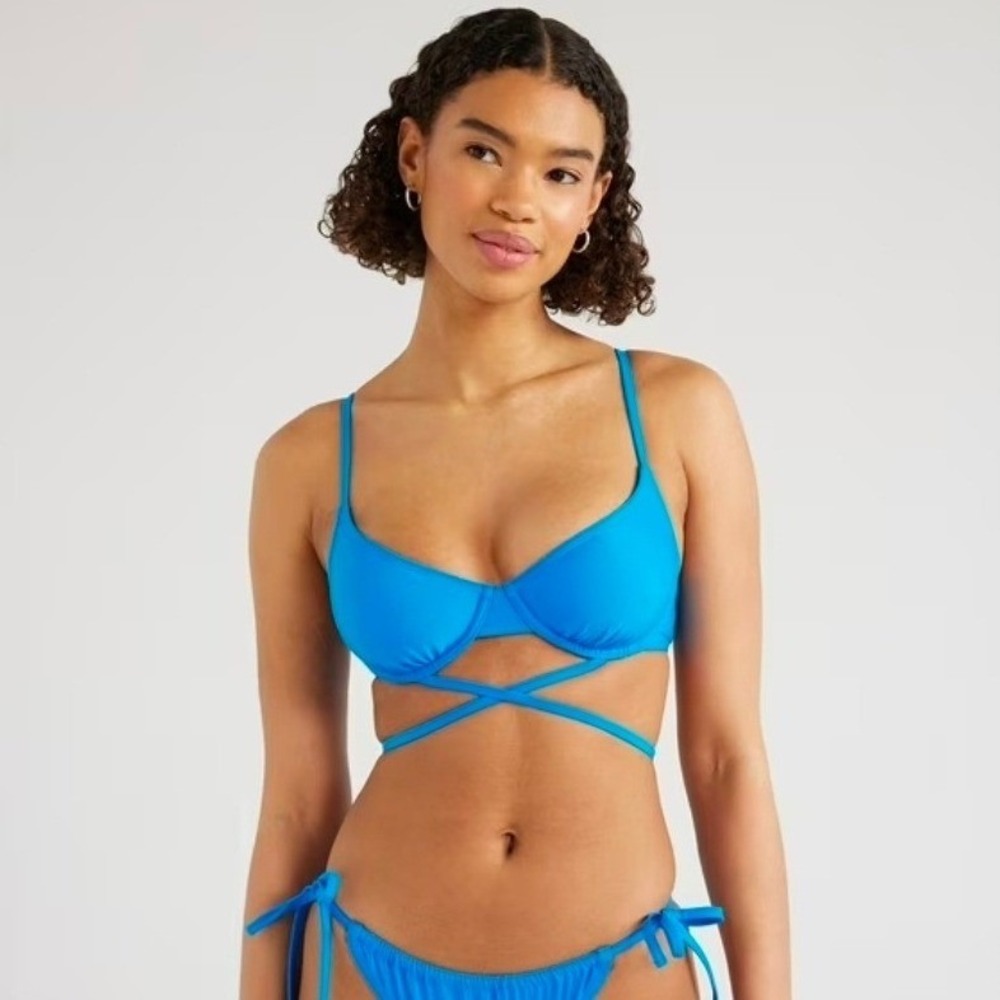 NWT‎ Blue Underwire Wrap Bikini Top size Small